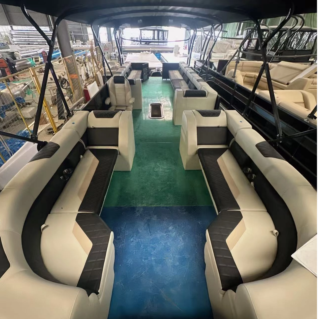 Barco pontão de 30 pés