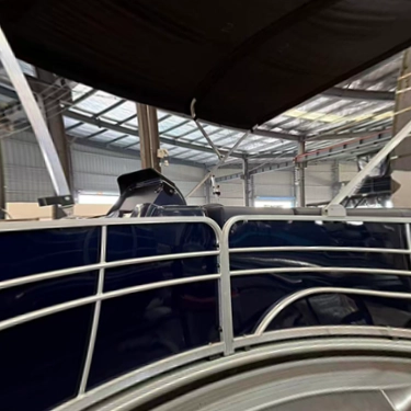 Barco pontão de 19 pés