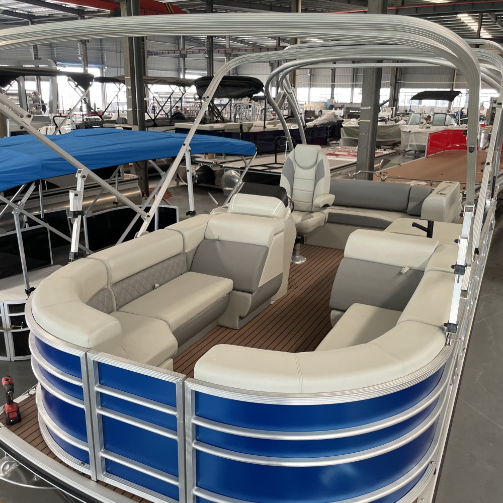 Barco de pontão esportivo de 21 pés