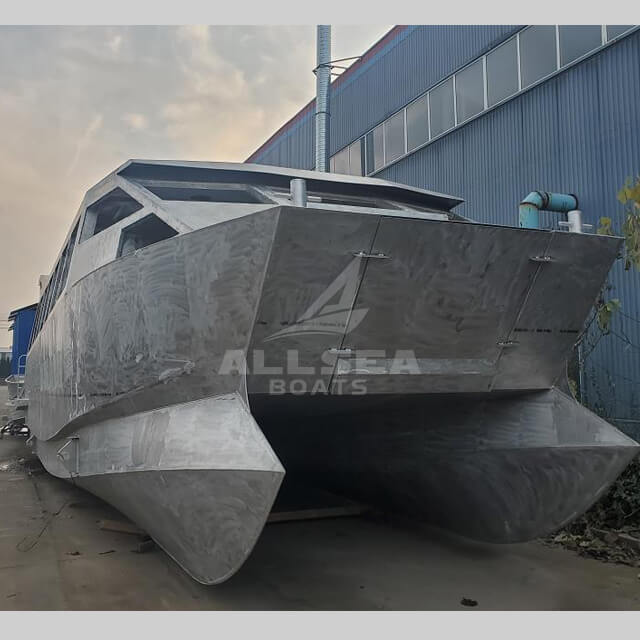 Barco de Passageiros Catamarã de 15m