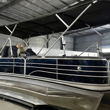 Barco pontão de 19 pés
