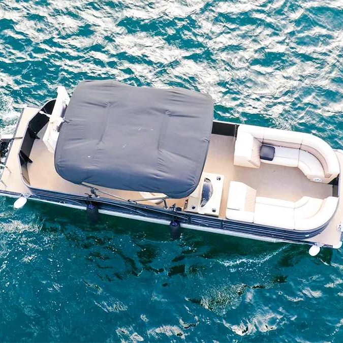 Barco pontão clássico de 22 pés 